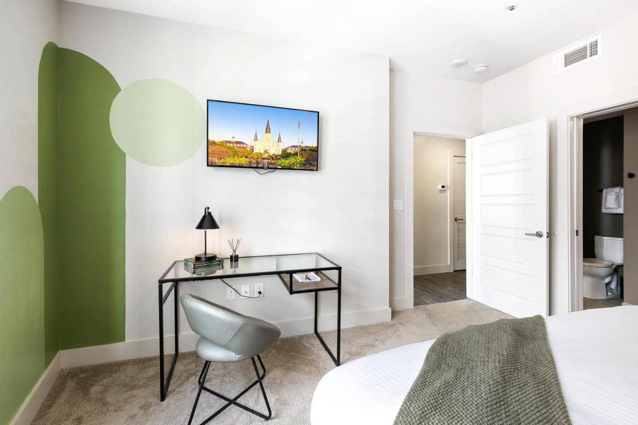 Luxury 2-Bedroom Condo Steps Away From The French Quarter Новый Орлеан Экстерьер фото
