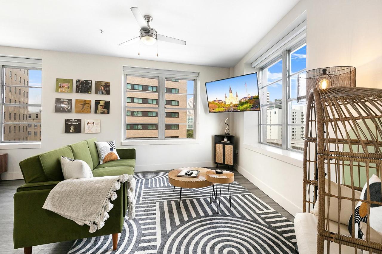 Luxury 2-Bedroom Condo Steps Away From The French Quarter Новый Орлеан Экстерьер фото