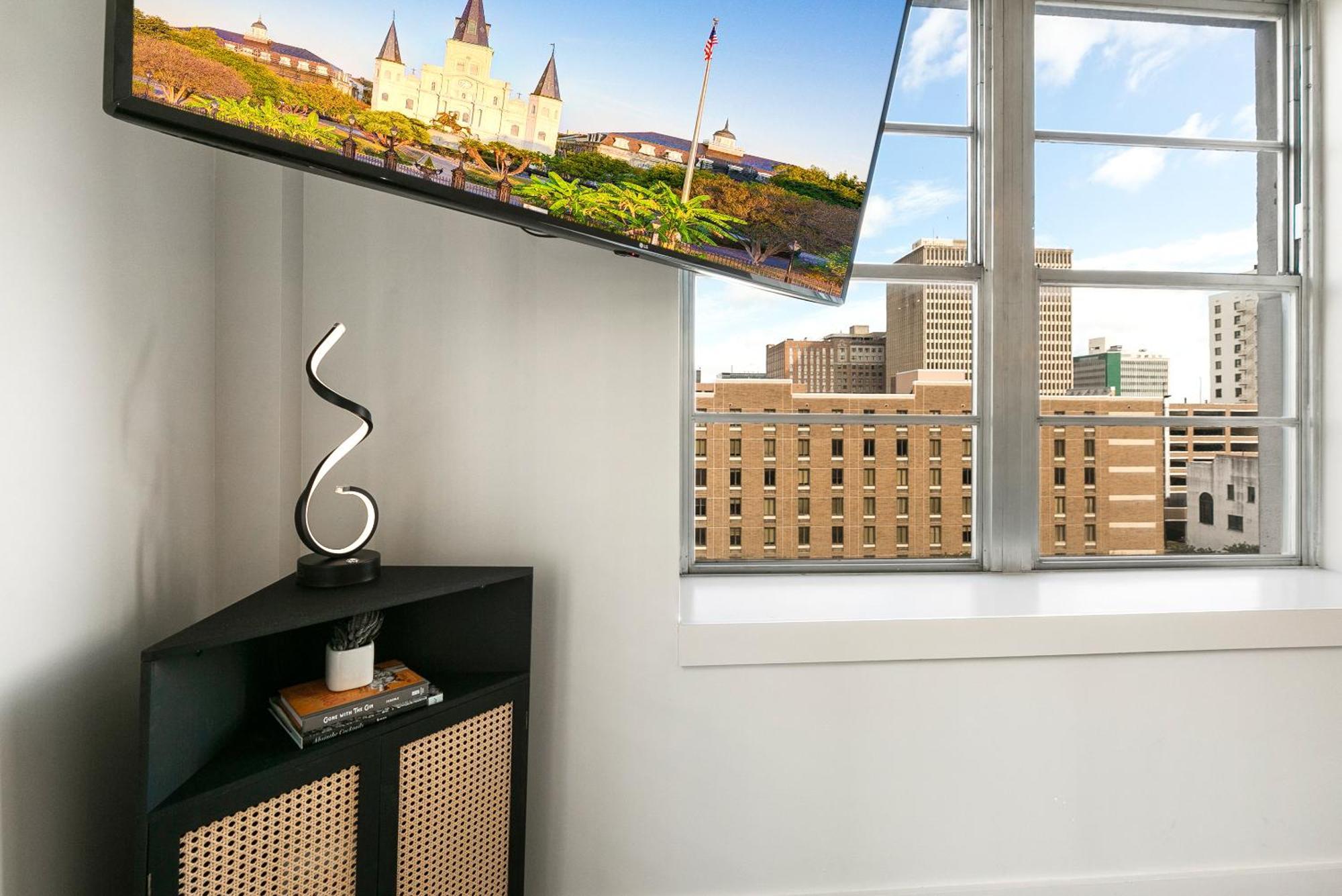 Luxury 2-Bedroom Condo Steps Away From The French Quarter Новый Орлеан Экстерьер фото