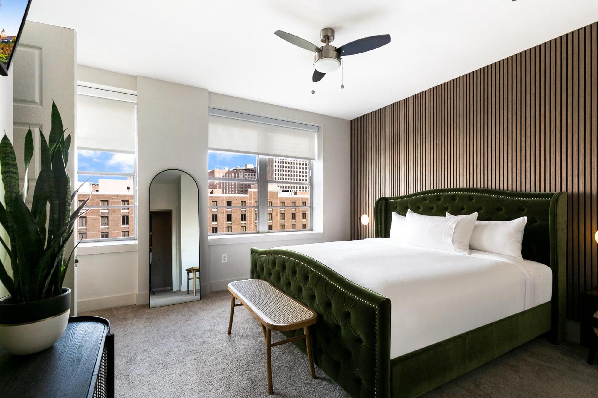 Luxury 2-Bedroom Condo Steps Away From The French Quarter Новый Орлеан Экстерьер фото