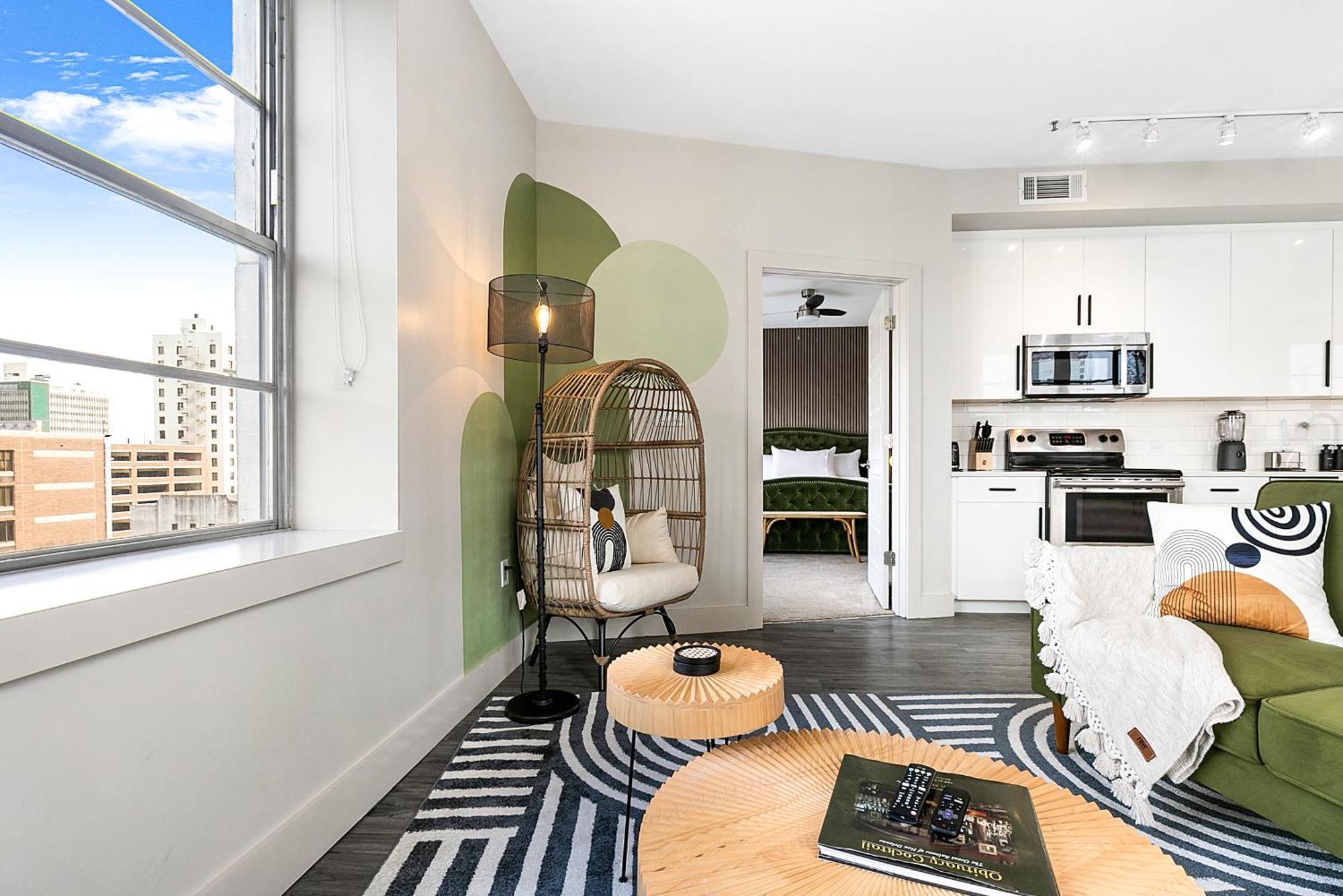 Luxury 2-Bedroom Condo Steps Away From The French Quarter Новый Орлеан Экстерьер фото