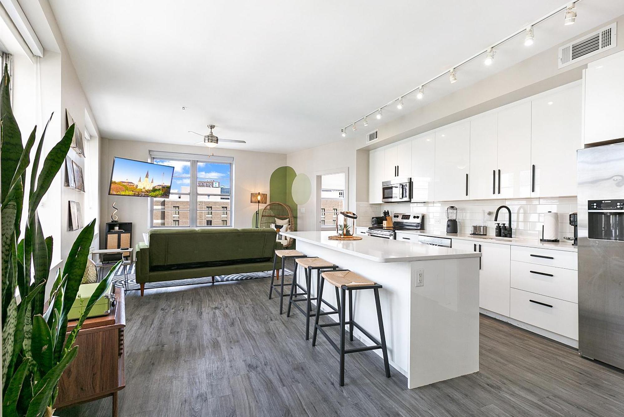 Luxury 2-Bedroom Condo Steps Away From The French Quarter Новый Орлеан Экстерьер фото