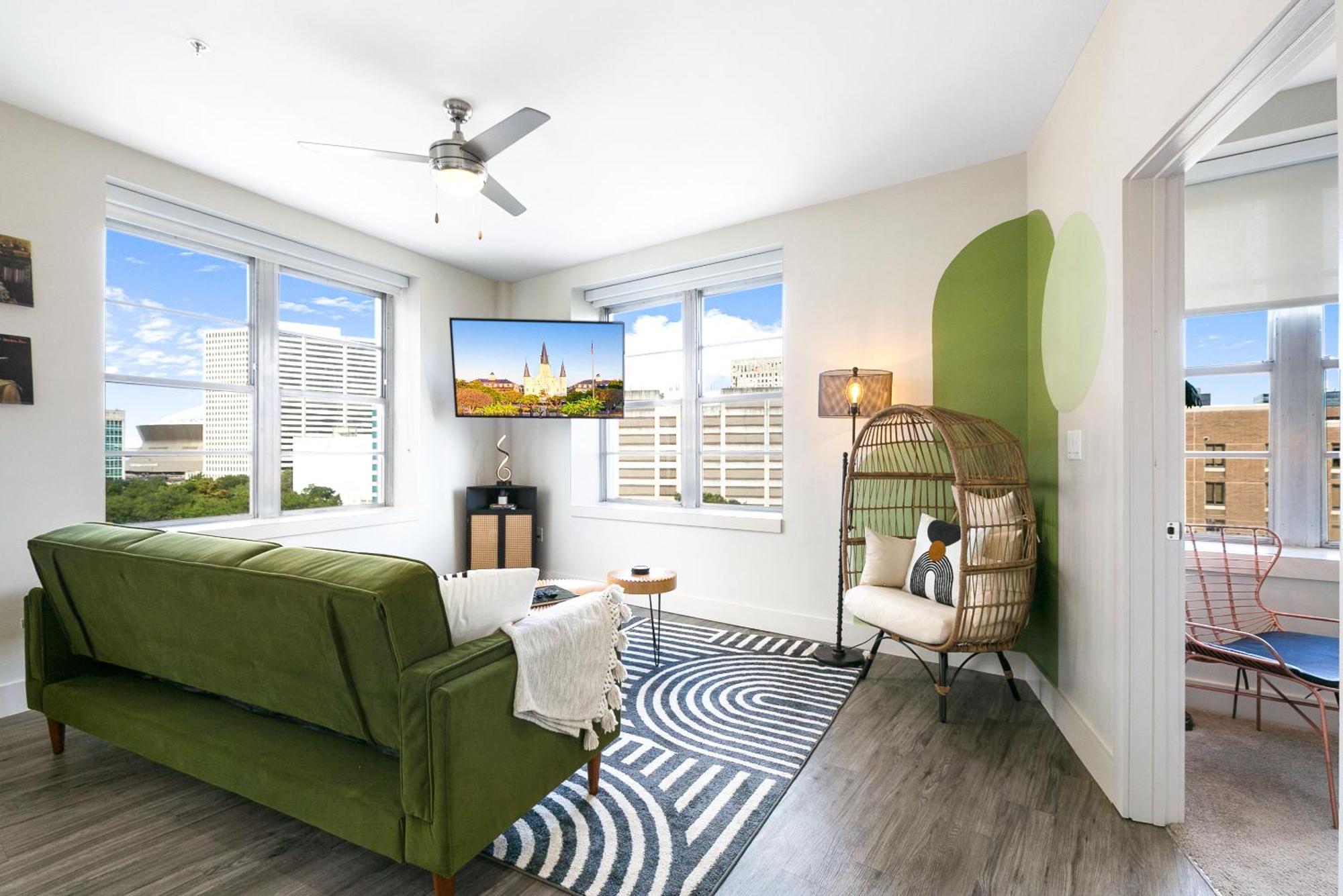 Luxury 2-Bedroom Condo Steps Away From The French Quarter Новый Орлеан Экстерьер фото