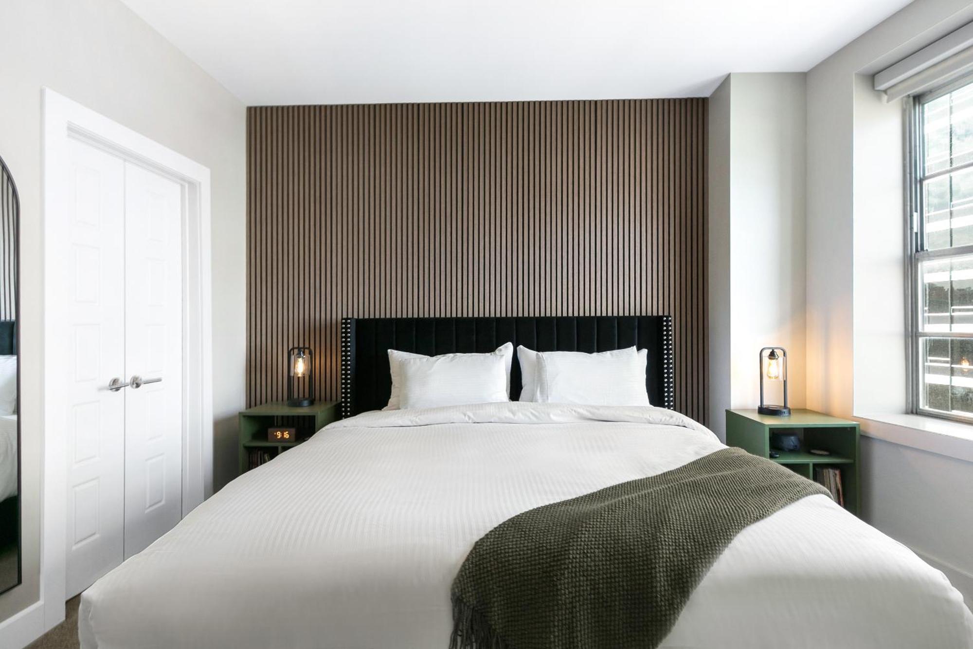 Luxury 2-Bedroom Condo Steps Away From The French Quarter Новый Орлеан Экстерьер фото
