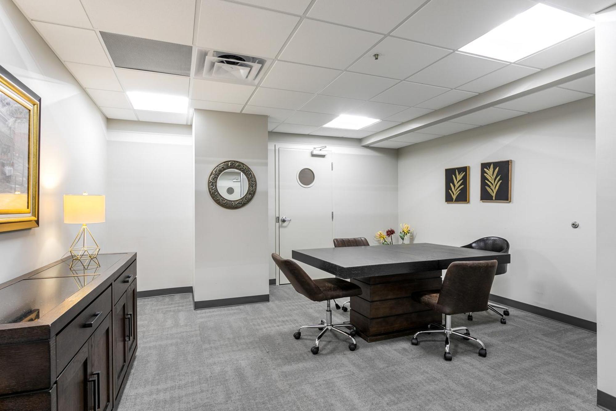 Luxury 2-Bedroom Condo Steps Away From The French Quarter Новый Орлеан Экстерьер фото